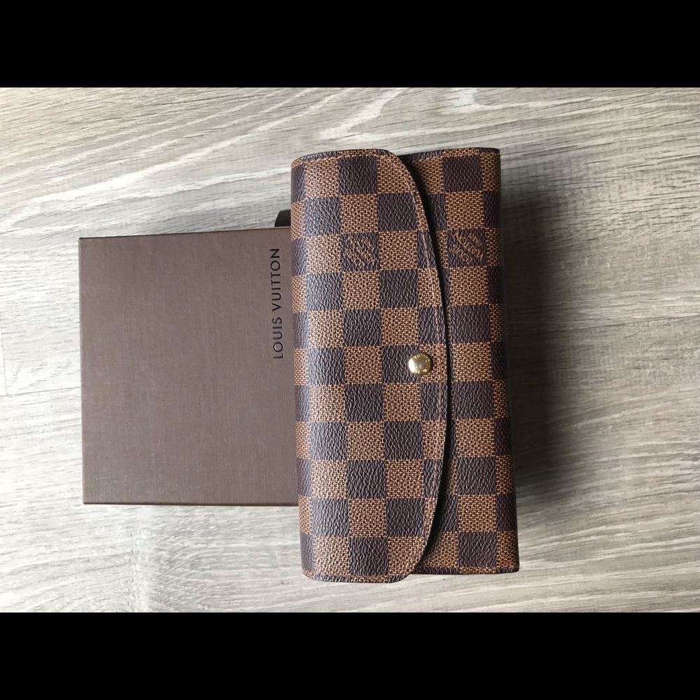 Louis Vuitton Emilie wallet